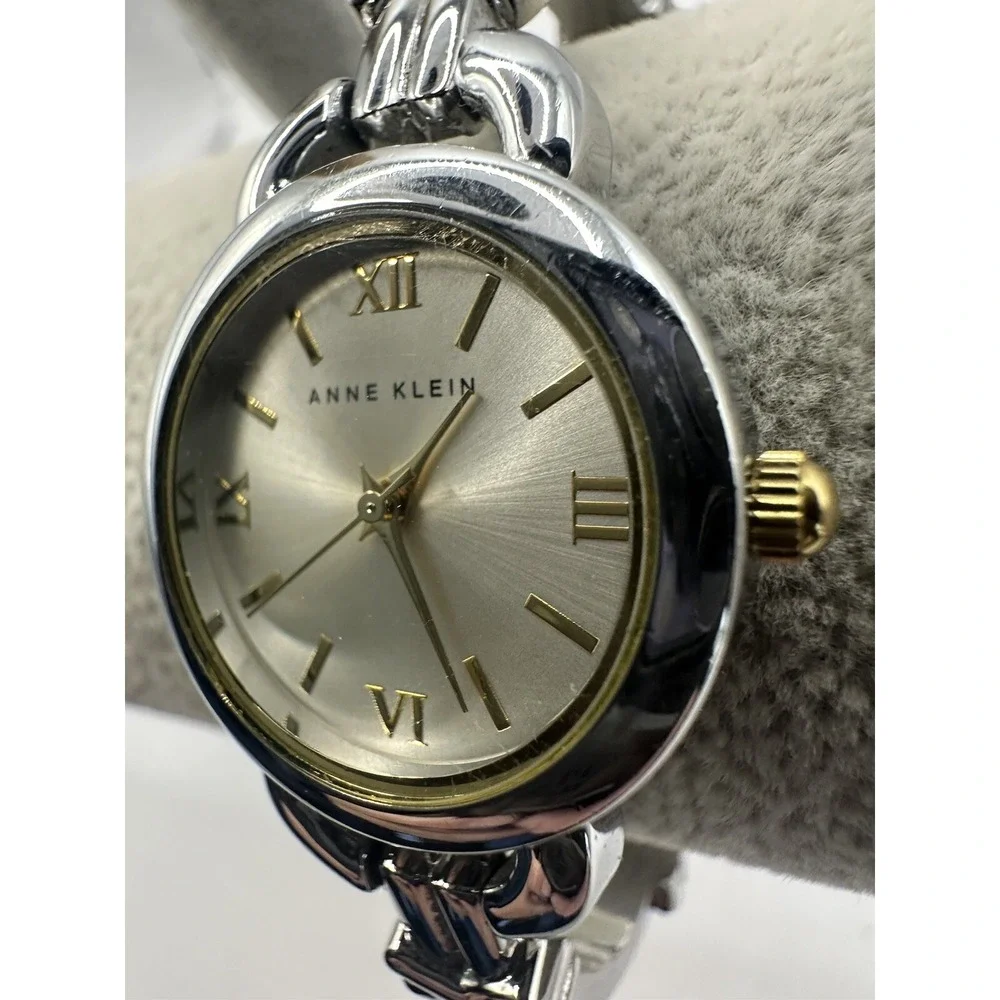 Anne Klein it has